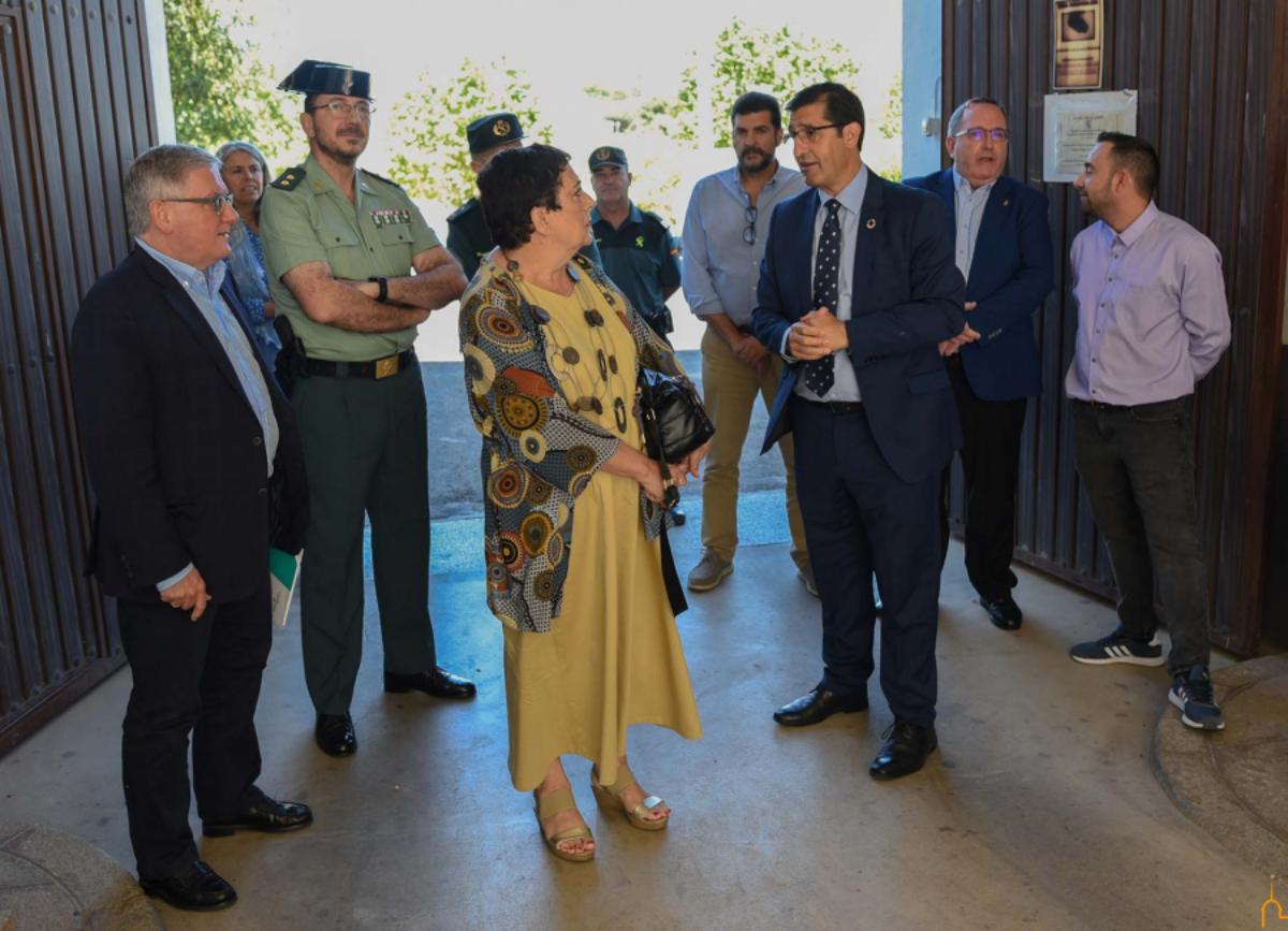Acuerdo entre la Diputación y el Gobierno de España para acometer la remodelación integral del cuartel de la Guardia Civil de Almadén / Foto: Diputación Ciudad Real