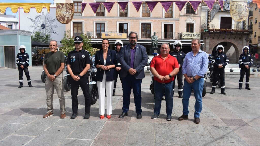 El Ayuntamiento presenta las nuevas motos con las que contará el cuerpo de Policía Local de Ciudad Real / Ayto. Ciudad Real