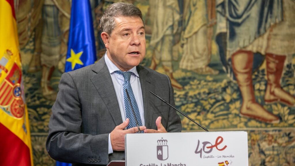 El presidente de Castilla-La Mancha, Emiliano García-Page, preside el acto de toma de posesión de José Miguel Mendiola García como consejero del Consejo Consultivo / JCCM