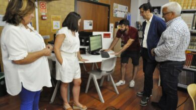 Caballero felicita a Pedro Muñoz por la repercusión mediática de su apuesta por la digitalización y la utilización de los Puntos de Inclusión Digital / Foto: Diputación Ciudad Real