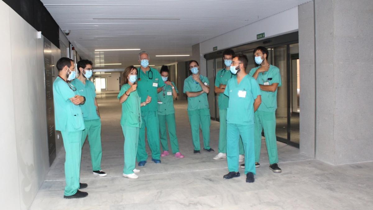 Distintos servicios hospitalarios visitan las Urgencias de la ampliación del hospital para conocer las instalaciones y circuitos asistenciales / Foto: SESCAM