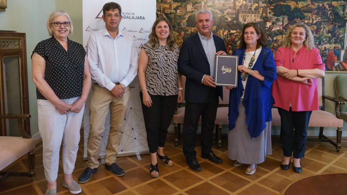 Diputación y UAH formalizan el convenio para poner en marcha el Observatorio de la Despoblación / Foto: Diputación Guadalajara