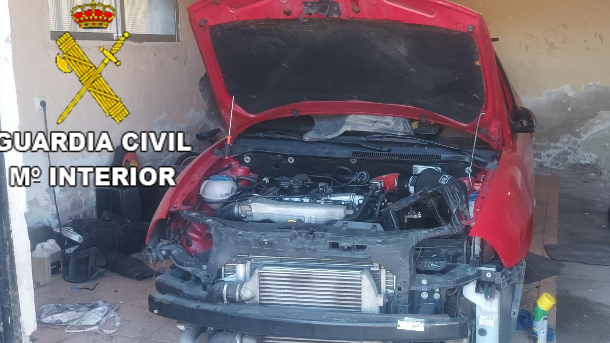 La Guardia Civil detiene a una mujer por robar coches, despiezarlos y lucrarse con la venta de sus piezas / Foto: Guardia Civil Toledo