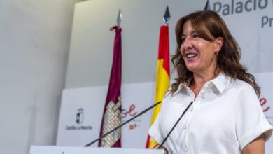 La consejera de Igualdad y portavoz, Blanca Fernández, informa en rueda de prensa, desde el Palacio de Fuensalida, de asuntos del Consejo de Gobierno. (Fotos: Ismael Herrero // EFE)