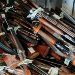 La Guardia Civil de Guadalajara reduce a chatarra más de 1.000 armas de fuego, piezas y otros objetos peligrosos / Foto: Guardia Civil