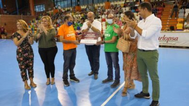 El vicepresidente del Gobierno regional, José Luis Martínez Guijarro, asistió anoche a la final y a la entrega de premios del Trofeo Junta de Comunidades de Balonmano / Foto: JCCM