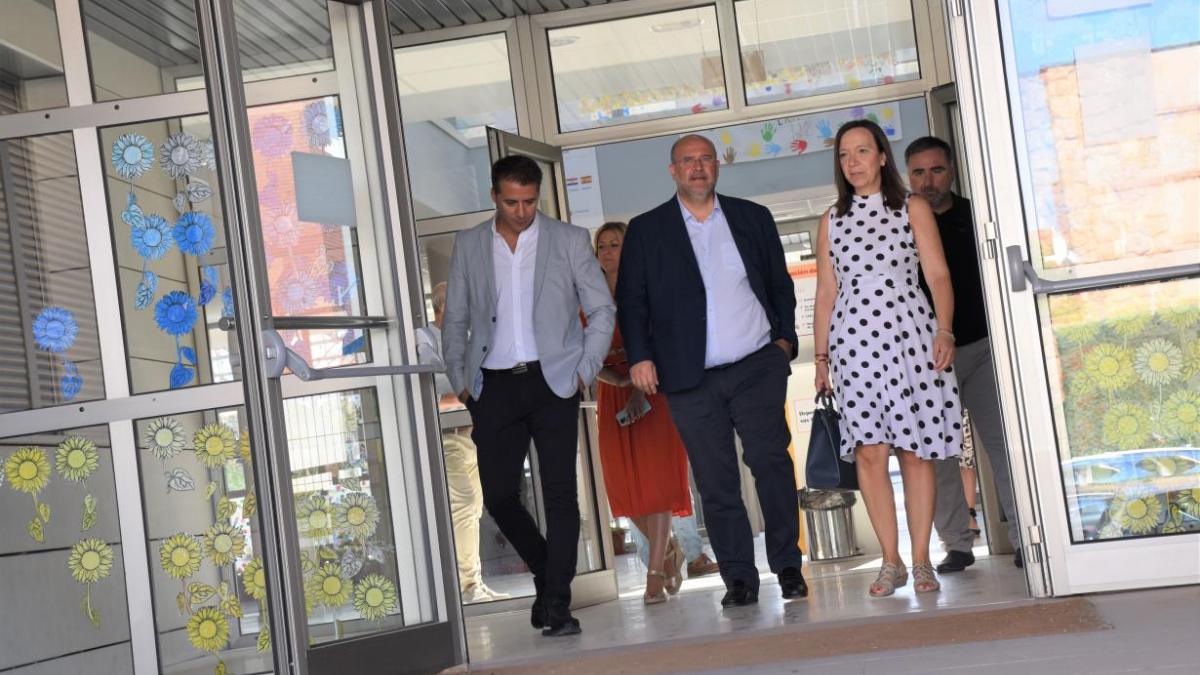 Visita del vicepresidente autonómico a las obras de mejora del Colegio Público ‘El Santo’ / Foto: JCCM