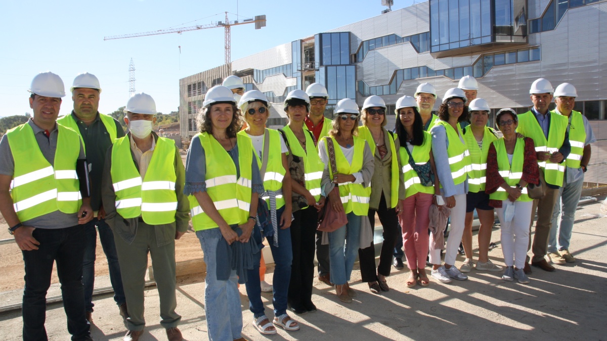Los profesionales del ‘Virgen de la Luz’ realizan la primera visita al nuevo Hospital Universitario de Cuenca / JCCM