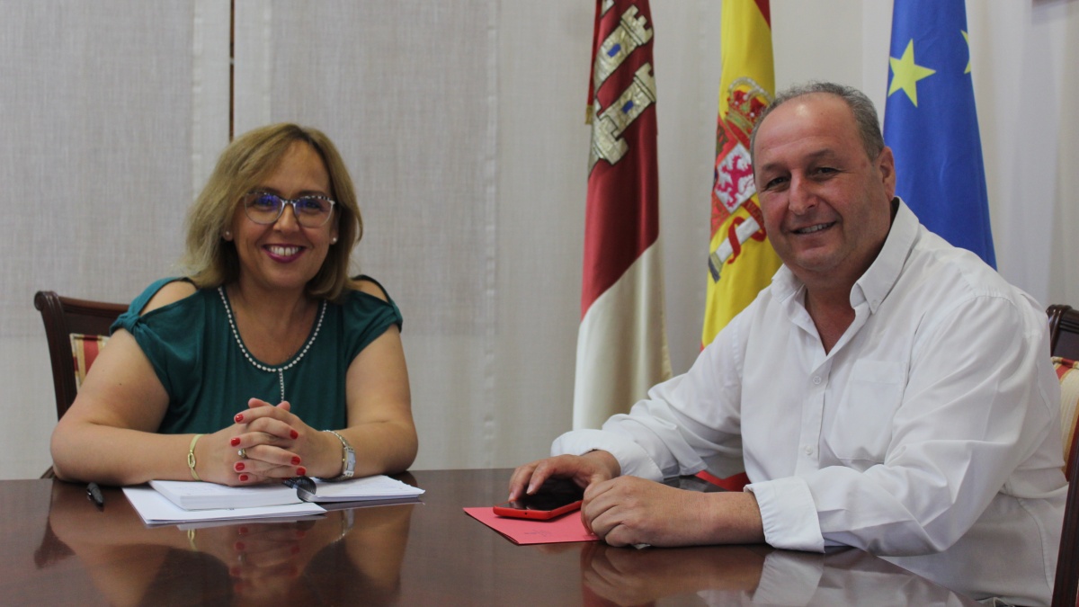 El Gobierno de Castilla-La Mancha recoge la petición del alcalde de Los Pozuelos de Calatrava para el arreglo de la Piscina Municipal / JCCM