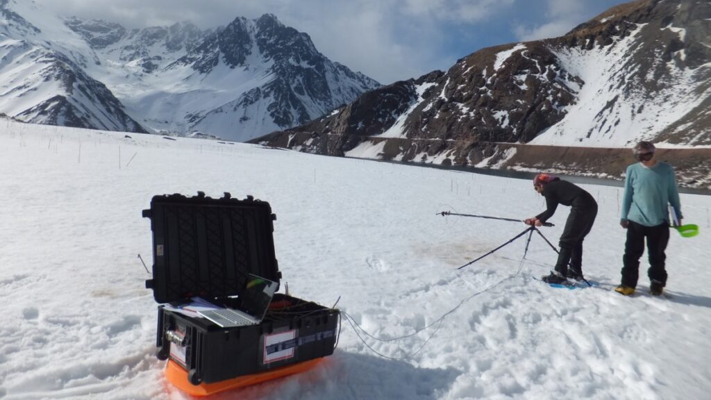 Investigadores de la UCLM confirman el impacto que tienen las partículas de combustión sobre los glaciares de los Andes / UCLM