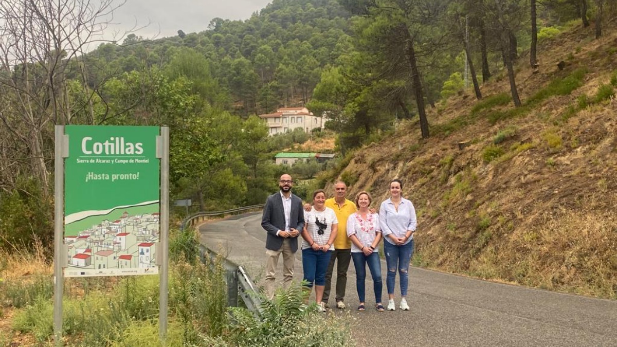 Valera anuncia el inminente comienzo de las obras de reparación de la carretera de acceso a Cotillas / Diputación Albacete
