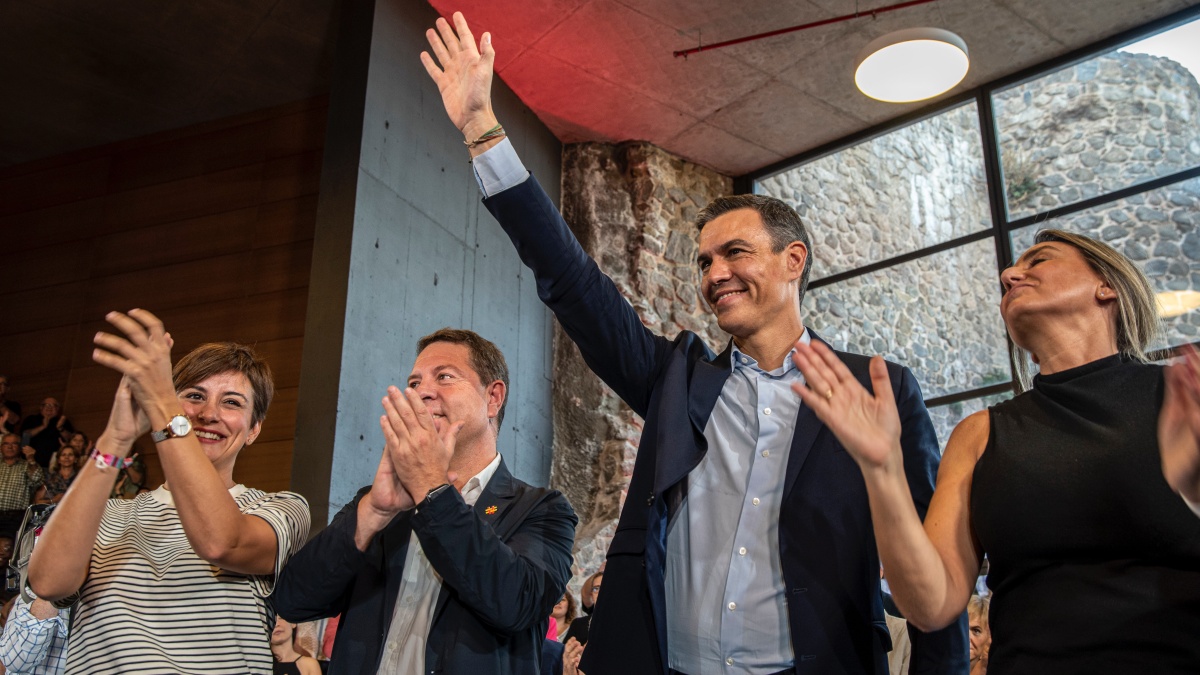 Pedro Sánchez y Emiliano García-Page /EFE/Ismael Herrero