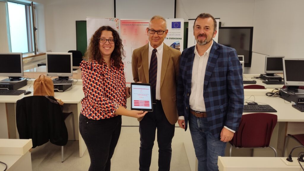 Los Puntos de Inclusión Digital llegan a la UCLM en Ciudad Real / Ayto. Ciudad Real