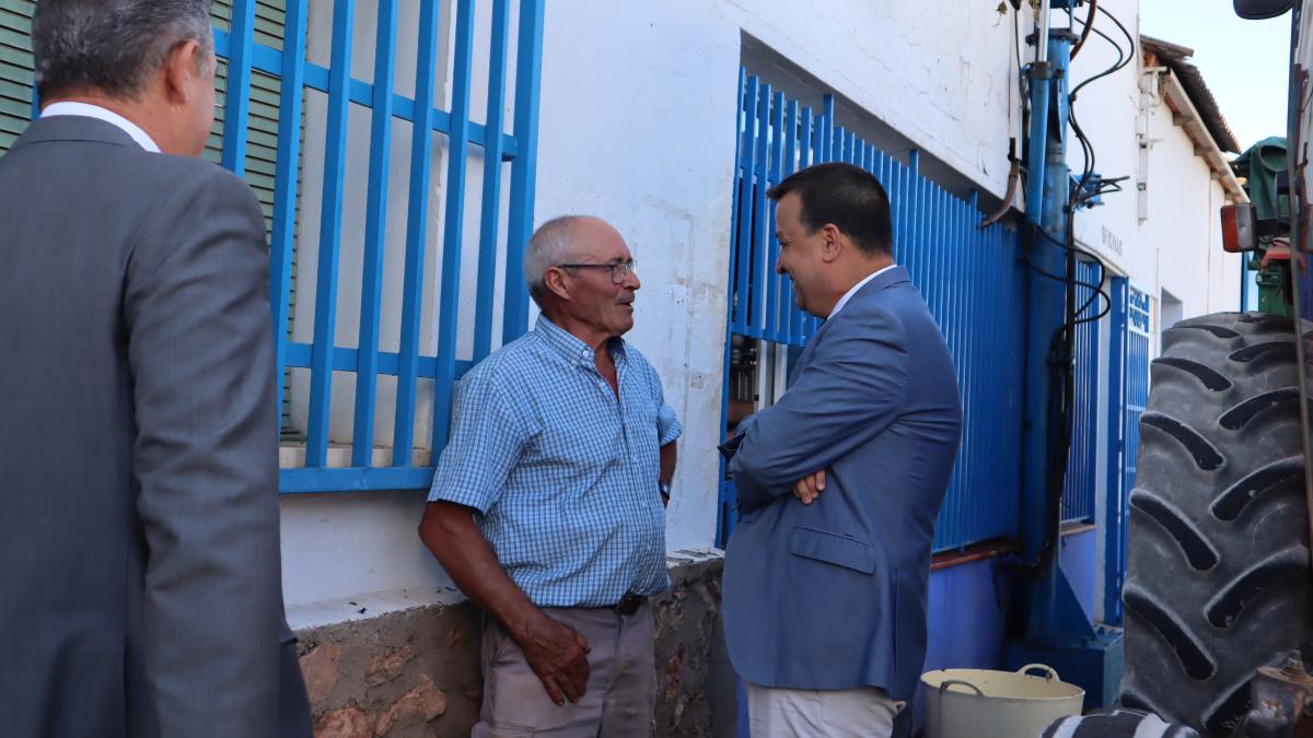 El consejero de Agricultura, Agua y Desarrollo Rural, Francisco Martínez Arroyo visita a la Cooperativa ‘Santa Catalina’ de La Solana / Foto: JCCM