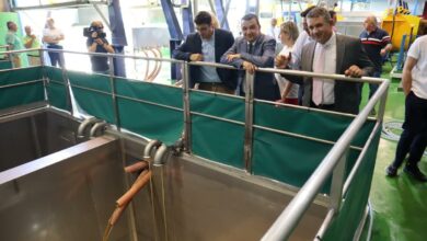 El consejero de Agricultura, Agua y Desarrollo Rural, Francisco Martínez Arroyo visita a la Cooperativa ‘Santa Catalina’ de La Solana / Foto: JCCM