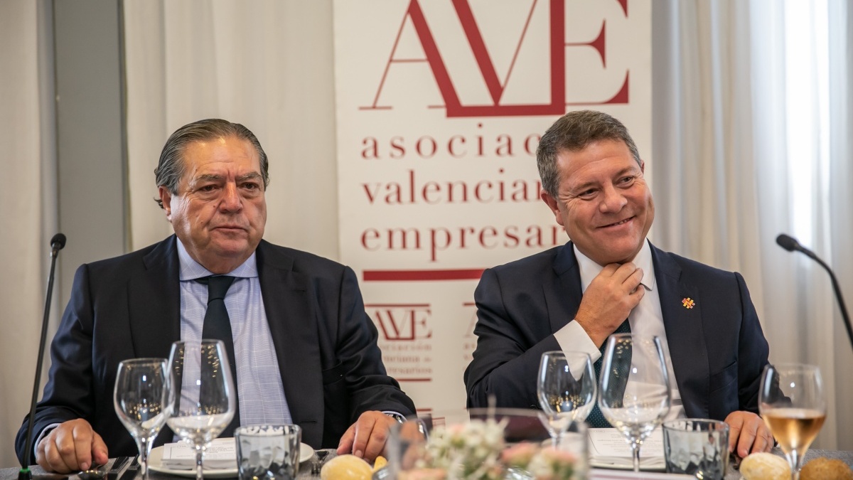 Emiliano García-Page brinda a los empresarios valencianos la oportunidad de invertir en Castilla-La Mancha, una región con amplio consenso social