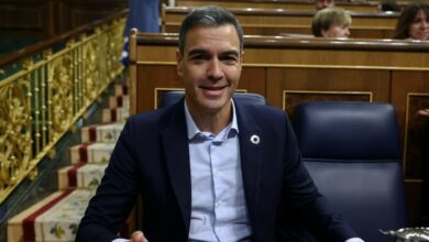 El presidente del Gobierno, Pedro Sánchez, durante una sesión plenaria en el Congreso de los Diputados, a 13 de octubre de 2022, en Madrid (España). El presidente del Gobierno acude al Congreso para informar sobre la cumbre europea celebrada en Praga la semana pasada y las medidas del Gobierno para afrontar la crisis derivada de la guerra de Ucrania. Además durante el pleno se dará cuenta sobre los avances en la negociación del Midcat, las ayudas sociales, el plan de contingencia energética y las líneas generales de los Presupuestos Generales del Estado (PGE). 13 OCTUBRE 2022;CONGRESO;MEDIDAS;ANTICRISIS;CUMBRE EUROPEA Eduardo Parra / Europa Press 13/10/2022
