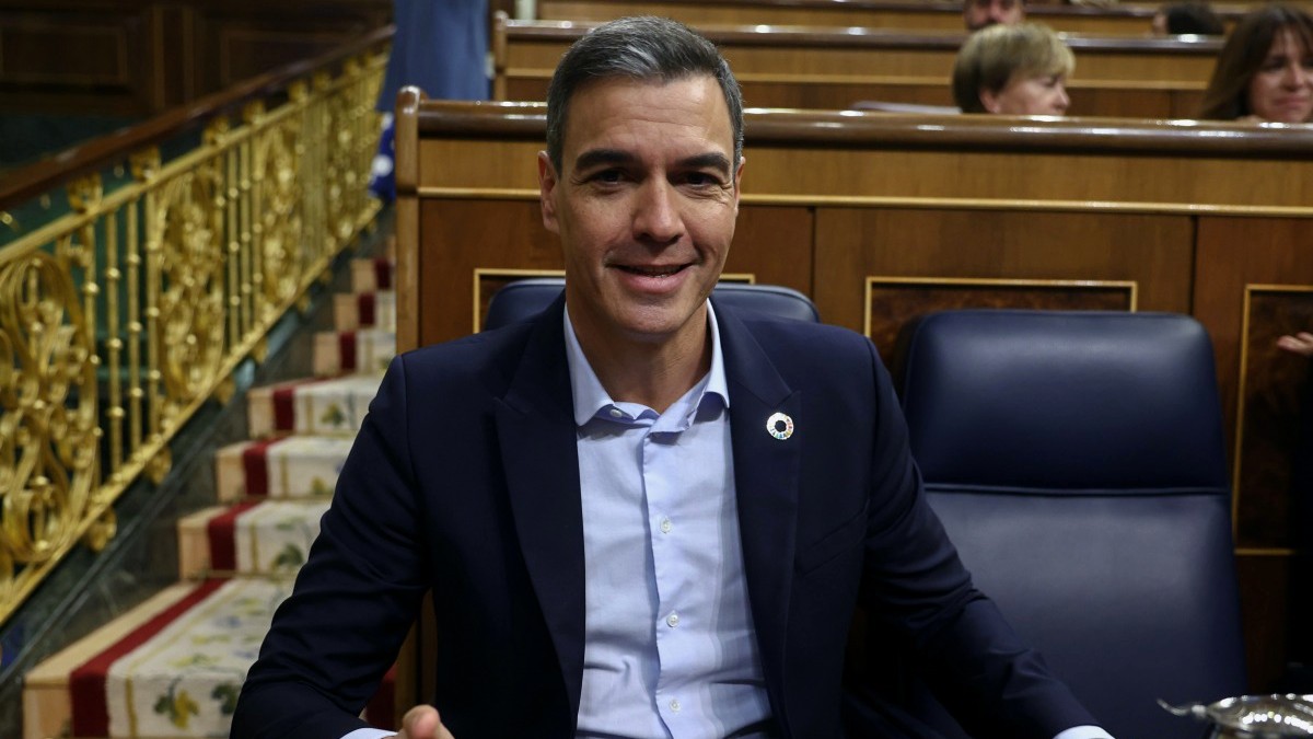 El presidente del Gobierno, Pedro Sánchez, durante una sesión plenaria en el Congreso de los Diputados, a 13 de octubre de 2022, en Madrid (España). El presidente del Gobierno acude al Congreso para informar sobre la cumbre europea celebrada en Praga la semana pasada y las medidas del Gobierno para afrontar la crisis derivada de la guerra de Ucrania. Además durante el pleno se dará cuenta sobre los avances en la negociación del Midcat, las ayudas sociales, el plan de contingencia energética y las líneas generales de los Presupuestos Generales del Estado (PGE). 13 OCTUBRE 2022;CONGRESO;MEDIDAS;ANTICRISIS;CUMBRE EUROPEA Eduardo Parra / Europa Press 13/10/2022