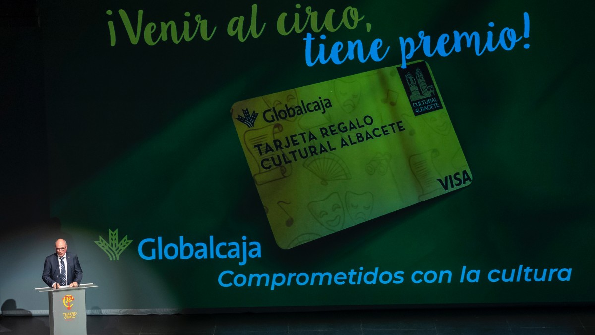 GLOBALCAJA. Herminio Molina. El Teatro Circo acogió la gala presentación del decimoséptimo Festival Internacional del Circo de Albacete, que se celebrará en ese escenario del 8 al 25 de febrero, con un homenaje a la mujer, como se puede ver en el cartel de esta edición con ese guiño a la albacetense Linda Baker, La mujer de hierro, Angelita Villa Garzón, de Cenizate.