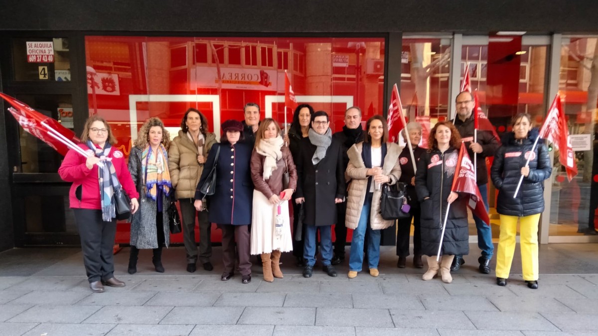 Concentración a las puertas de una entidad financiera de Ciudad Real. CCOO 26/2/2024