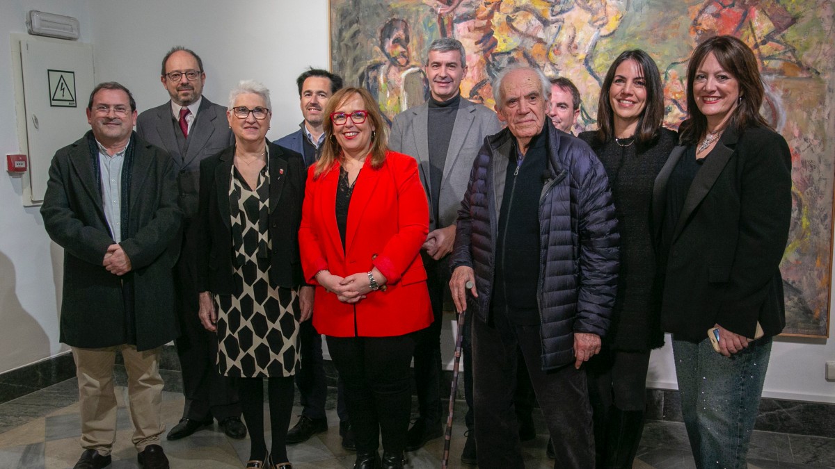 Toledo, 27 de febrero de 2024.- La viceconsejera de Cultura y Deportes, Carmen Teresa Olmedo, ha asistido a la inauguración de la exposición ‘Prior. 70 años de pintura revelando lo que la realidad esconde’, en el Museo de Santa Cruz. (Foto: A. Pérez Herrera // JCCM)