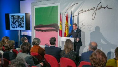 Toledo, 23 de febrero de 2024.- El presidente de Castilla-La Mancha, Emiliano García-Page, ha inaugurado el ´Espacio Rafael Canogar´, en la Real Fundación de Toledo. (Foto: A. Pérez Herrera // JCCM)