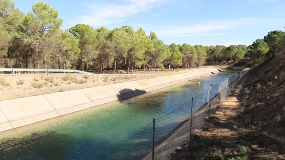 La CHT valla el perímetro del trasvase Tajo-Segura en El Picazo y Tébar para evitar el ahogamiento de animales. FUNDACIÓN ARTEMISAN (Foto de ARCHIVO) 27/4/2023