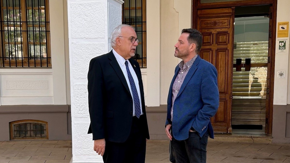 El subdelegado del Gobierno de España en Ciudad Real, David Broceño,y el alcalde de Manzanares, Julián Nieva. SUBDELEGACIÓN 15/4/2024