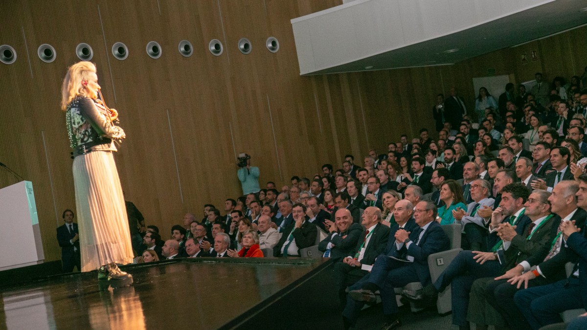 Toledo, 26 de abril 2024.- El consejero de Hacienda, Administraciones Públicas y Transformación Digital, Juan Alfonso Ruiz Molina, ha asistido a la Asamblea General de Eurocaja Rural, que se ha celebrado en el Palacio de Congresos de la entidad. Posteriormente, (Fotos: A. Pérez Herrera // JCCM)