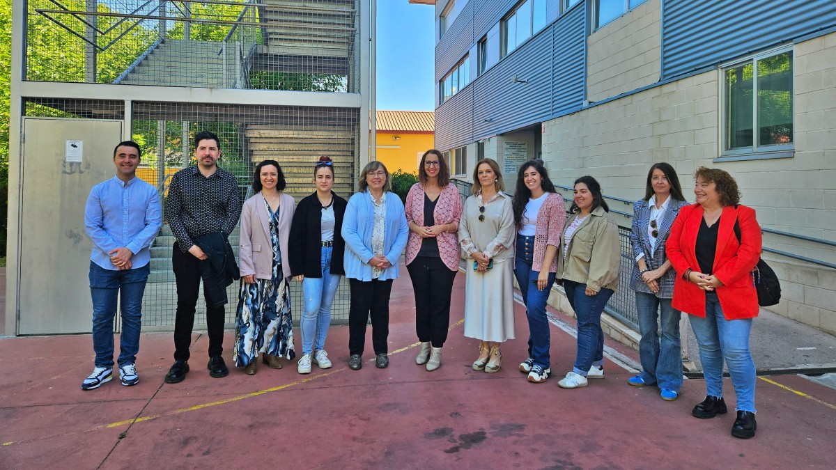 La consejera de Igualdad, Sara Simón, durante su visita a las instalaciones de Guada Acoge. EUROPA PRESS 24/5/2024