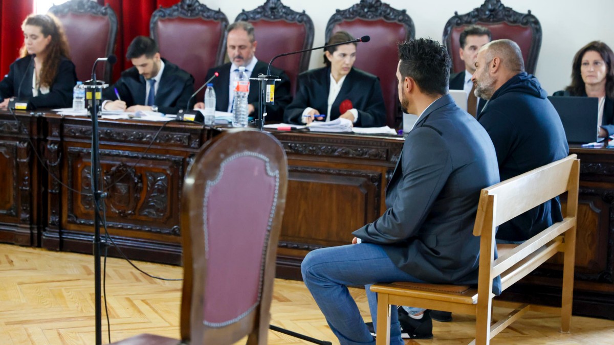 TOLEDO, 10/06/2024.- Juicio con tribunal del jurado contra tres acusados, uno de ellos por homicidio con una katana en un bar de Miguel Esteban (Toledo) en 2020 y los otros por tentativa de homicidio y encubrimiento, para quienes el fiscal pide catorce, nueve y dos años de cárcel respectivamente. EFE/ Ismael Herrero POOL