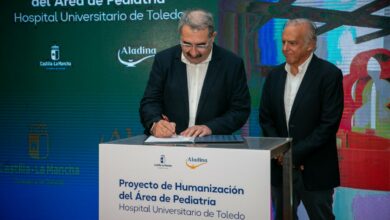Toledo, 17 de junio de 2024.- El consejero de Sanidad, Jesús Fernández Sanz, firma un convenio de colaboración con la Fundación Aladina, para el proyecto de Humanización del Área de Pediatría del Hospital Universitario de Toledo. La modelo Eugenia Silva, el arquitecto Tomás Alía. y el actor Álvaro Rico, participan en el acto apoyando el proyecto. (Toledo, 17 de junio de 2024.- El consejero de Sanidad, Jesús Fernández Sanz, firma un convenio de colaboración con la Fundación Aladina, para el proyecto de Humanización del Área de Pediatría del Hospital Universitario de Toledo. La modelo Eugenia Silva, el arquitecto Tomás Alía. y el actor Álvaro Rico, participan en el acto apoyando el proyecto. (Fotos: A. Pérez Herrera // JCCM))