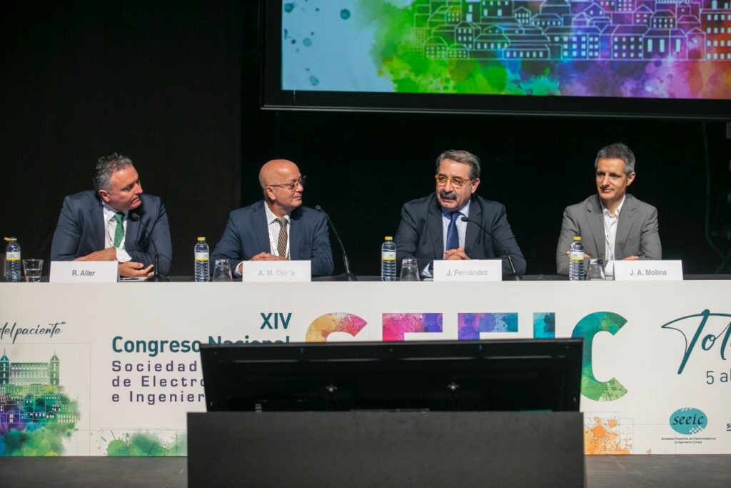 Toledo, 6 de junio de 2024.- El consejero de Sanidad, Jesús Fernández Sanz, ha participado en la inauguración del XIV Congreso Nacional Sociedad Española Electromedicina e Ingeniería Clínica que ha tenido lugar en el Palacio de Congresos ‘El Greco’. (Fotos: A. Pérez Herrera // JCCM)