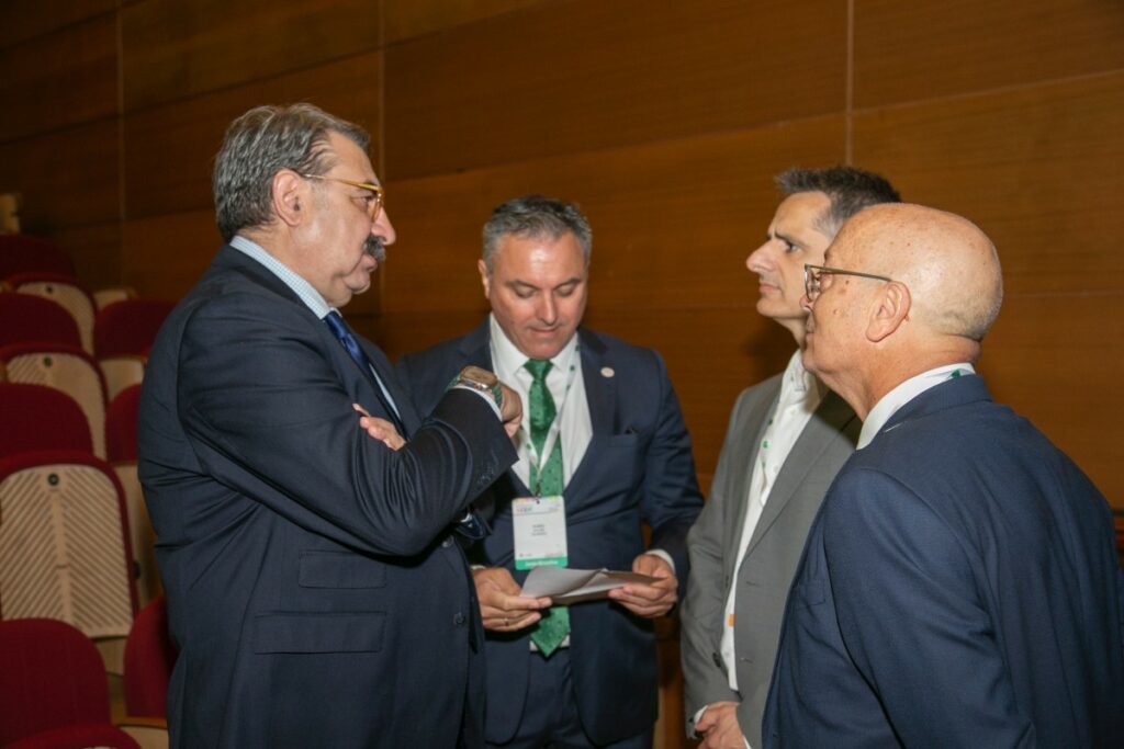 Toledo, 6 de junio de 2024.- El consejero de Sanidad, Jesús Fernández Sanz, ha participado en la inauguración del XIV Congreso Nacional Sociedad Española Electromedicina e Ingeniería Clínica que ha tenido lugar en el Palacio de Congresos ‘El Greco’. (Fotos: A. Pérez Herrera // JCCM)