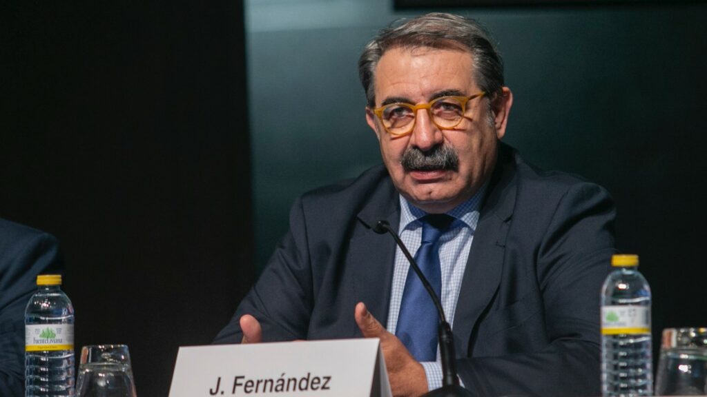 Toledo, 6 de junio de 2024.- El consejero de Sanidad, Jesús Fernández Sanz, ha participado en la inauguración del XIV Congreso Nacional Sociedad Española Electromedicina e Ingeniería Clínica que ha tenido lugar en el Palacio de Congresos ‘El Greco’. (Fotos: A. Pérez Herrera // JCCM)