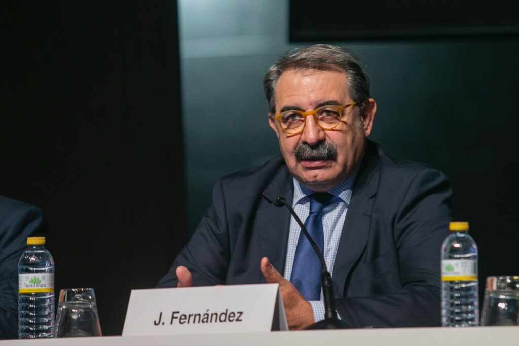 Toledo, 6 de junio de 2024.- El consejero de Sanidad, Jesús Fernández Sanz, ha participado en la inauguración del XIV Congreso Nacional Sociedad Española Electromedicina e Ingeniería Clínica que ha tenido lugar en el Palacio de Congresos ‘El Greco’. (Fotos: A. Pérez Herrera // JCCM)