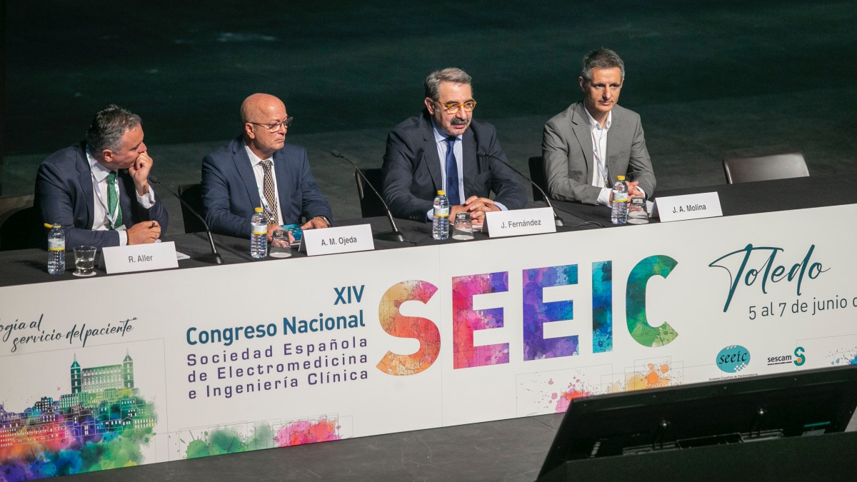 Toledo, 6 de junio de 2024.- El consejero de Sanidad, Jesús Fernández Sanz, ha participado en la inauguración del XIV Congreso Nacional Sociedad Española Electromedicina e Ingeniería Clínica que ha tenido lugar en el Palacio de Congresos ‘El Greco’. (Fotos: A. Pérez Herrera // JCCM)
