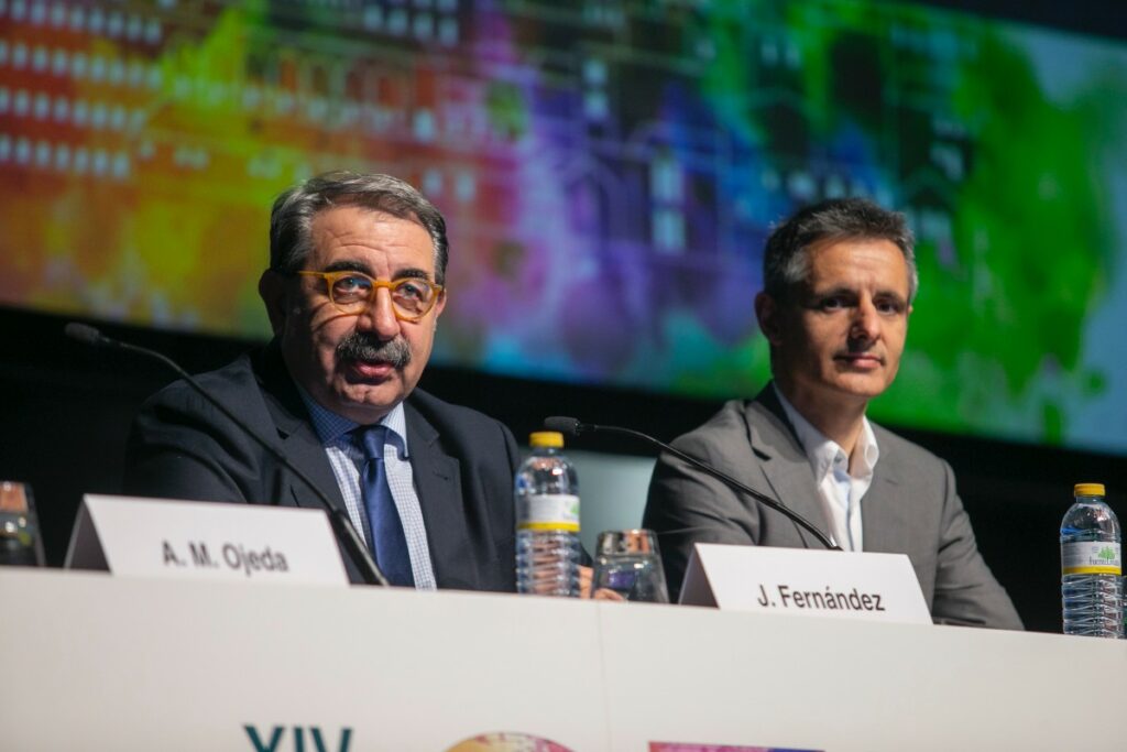 Toledo, 6 de junio de 2024.- El consejero de Sanidad, Jesús Fernández Sanz, ha participado en la inauguración del XIV Congreso Nacional Sociedad Española Electromedicina e Ingeniería Clínica que ha tenido lugar en el Palacio de Congresos ‘El Greco’. (Fotos: A. Pérez Herrera // JCCM)