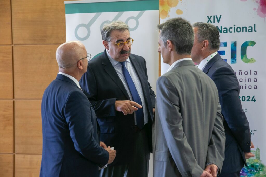 Toledo, 6 de junio de 2024.- El consejero de Sanidad, Jesús Fernández Sanz, ha participado en la inauguración del XIV Congreso Nacional Sociedad Española Electromedicina e Ingeniería Clínica que ha tenido lugar en el Palacio de Congresos ‘El Greco’. (Fotos: A. Pérez Herrera // JCCM)