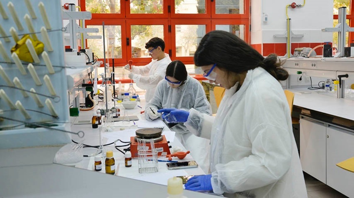 La Facultad de Ciencias y Tecnologías Químicas de la UCLM celebra una jornada de extensión universitaria con la sociedad UCLM (Foto de ARCHIVO) 16/10/2022