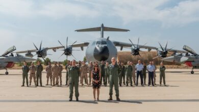 La ministra de Defensa, Margarita Robles, visita la Base Aérea del Ala 14 en Albacete con motivo del ejercicio que ha realizado denominado ‘Pacific Skies’. Foto de Familia.