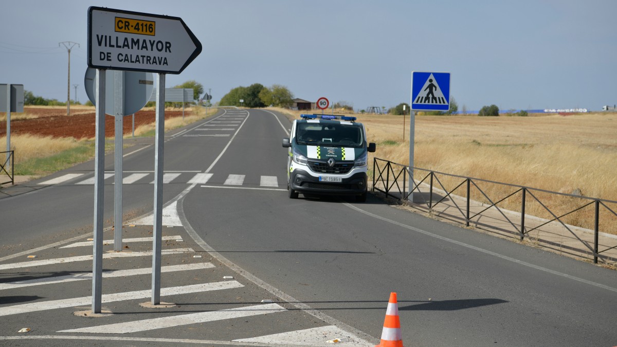 furgon guardia Civil carretera