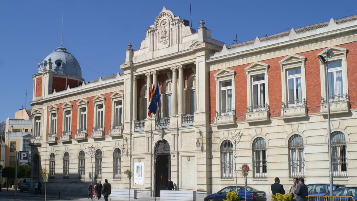 (Foto de ARCHIVO) CASTILLA LA MANCHA.-Convocada la selección de trabajadores sociales, psiquiatras y auxiliares psiquiátricos en la Diputación de Ciudad Real CASTILLA LA MANCHA.-Convocada la selección de trabajadores sociales, psiquiatras y auxiliares psiquiátricos en la Diputación de Ciudad Real. La Diputación de Ciudad Real ha publicado en el Boletín Oficial de la Provincia (BOP) de este miércoles los tres anuncios por los que se convoca, respectivamente, la selección de diplomados o graduados en Trabajo Social, médicos psiquiatras y auxiliares psiquiátricos para empleo temporal, que también constituirá bolsa de trabajo. 07/5/2010
