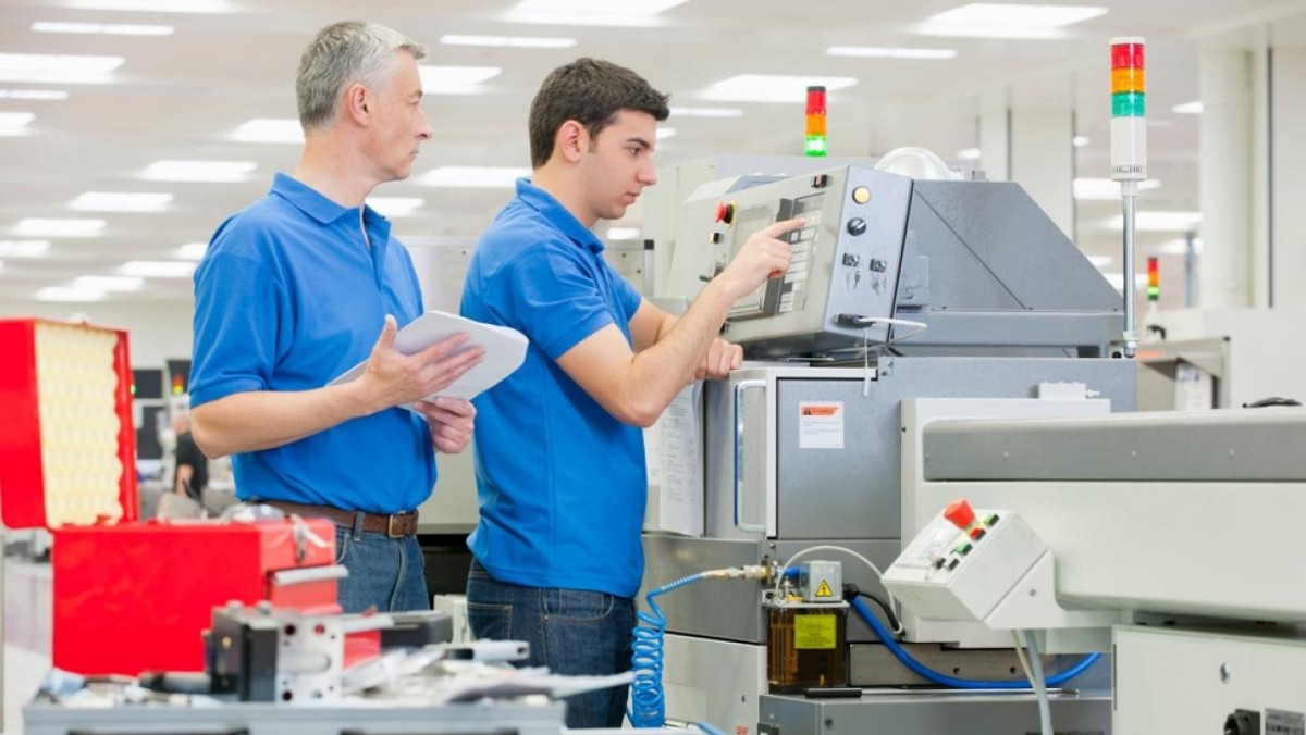 (Foto de ARCHIVO) Junta comprará con 1,45 millones de euros material tecnológico para los centros que imparten Formación Profesional. JCCM 17/8/2022