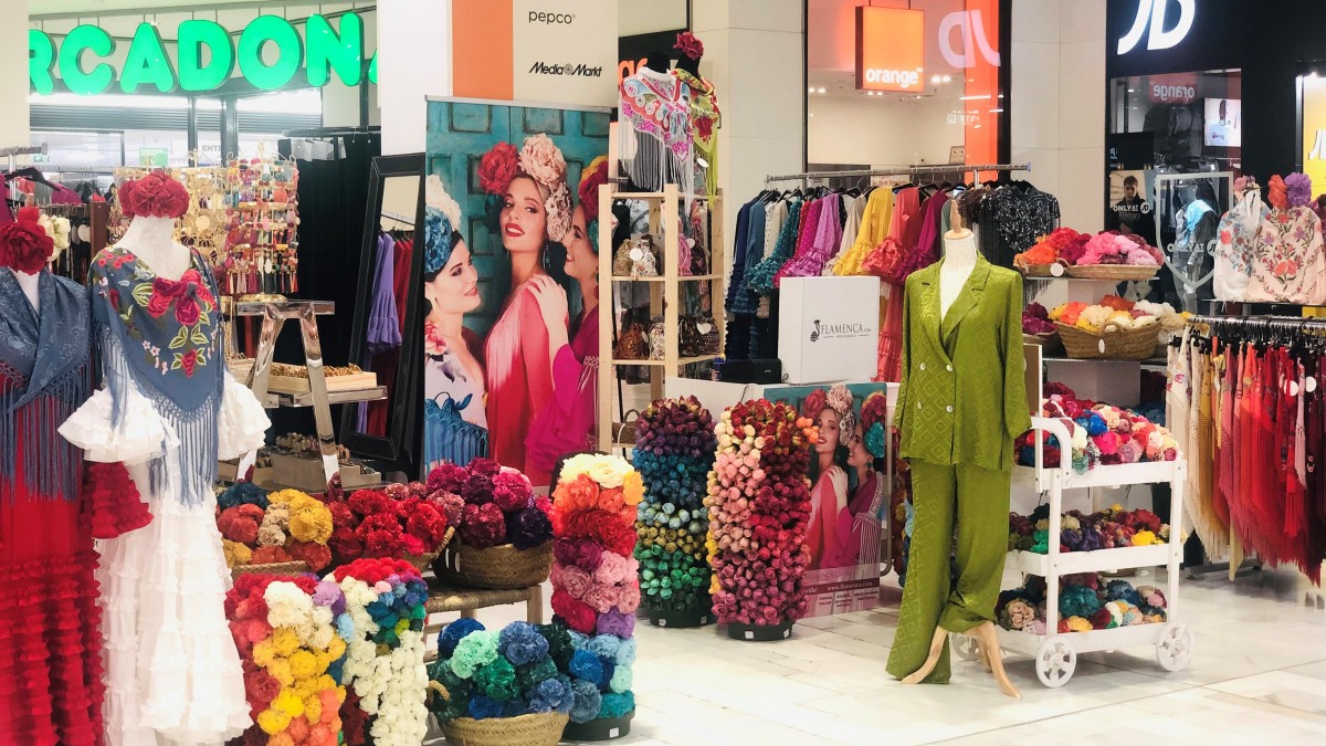 (Foto de ARCHIVO) El centro comercial Los Arcos (Sevilla) contará con un pop-up de moda flamenca, hasta el próximo 20 de abril. FLAMENCA.COM 26/3/2024