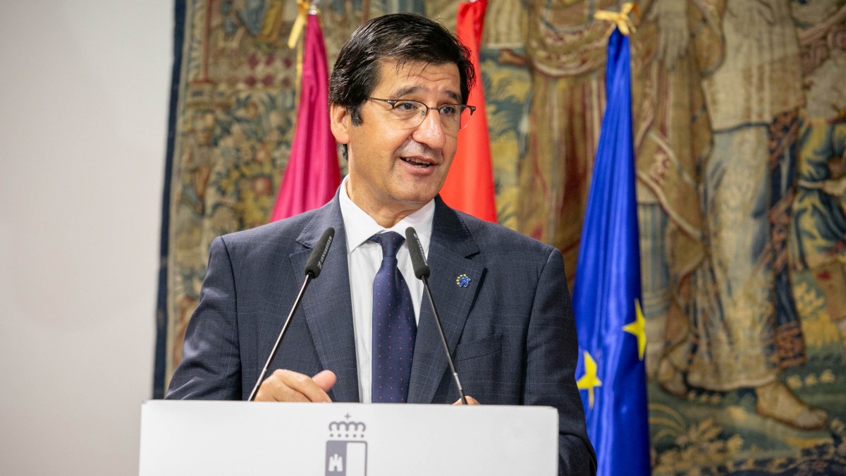 Toledo, 24 de septiembre 2024.- El vicepresidente segundo del Gobierno de Castilla- La Mancha, José Manuel Caballero, ha firmado un convenio de colaboración entre la Fundación Impulsa y La Caixa con el director territorial de CaixaBank en Castilla-La Mancha y Extremadura, Juan Luis Vidal Álvarez-Ossorio. (Fotos: A. Pérez Herrera // JCCM)
