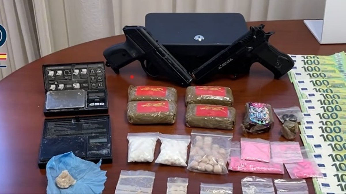 Desarticulada una banda que robaba a punta de pistola joyerías y tiendas de telefonía de Torrejón REMITIDA / HANDOUT por POLICÍA NACIONAL Fotografía remitida a medios de comunicación exclusivamente para ilustrar la noticia a la que hace referencia la imagen, y citando la procedencia de la imagen en la firma 08/11/2024