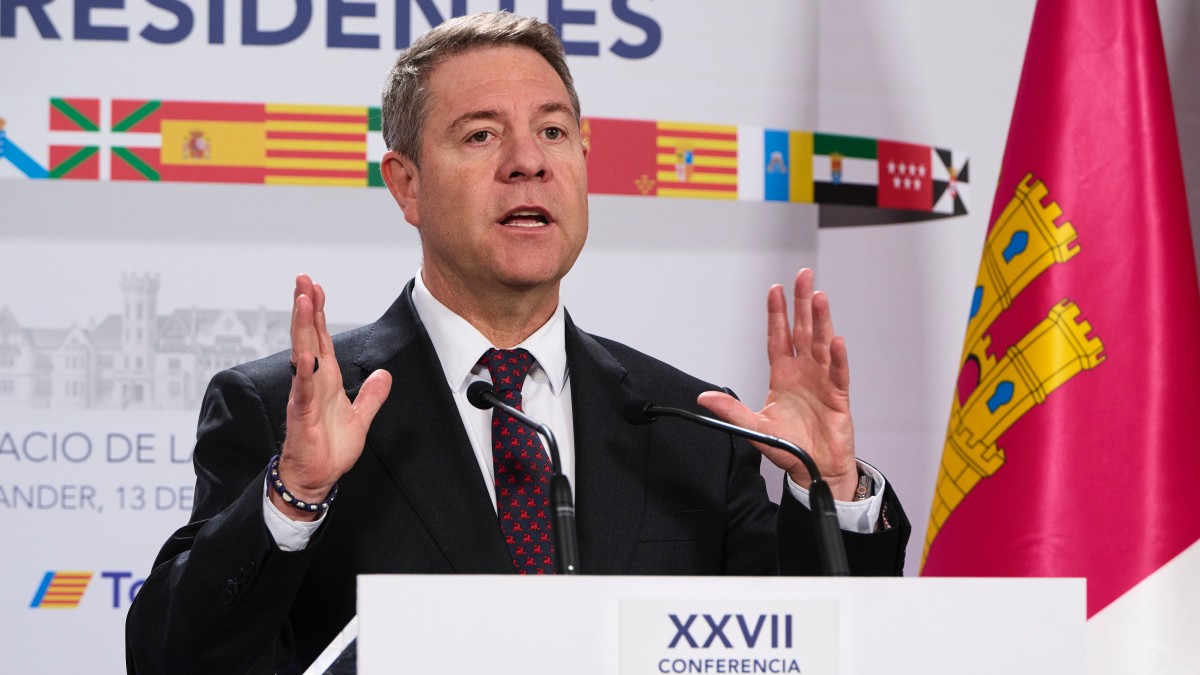 El presidente de la Junta de Castilla-La Mancha, Emiliano García-Page, ofrece una rueda de prensa durante la XXVII Conferencia de Presidentes, en el Palacio de la Magdalena, a 13 de diciembre de 2024, en Santander, Cantabria (España). La conferencia se celebra tras más de dos años sin convocarse, en una cita en la que el foco está puesto en la financiación autonómica en Cataluña, aunque el orden del día también incluye vivienda, migración y sanidad. C. Ortiz / Europa Press 13 DICIEMBRE 2024;CONFERENCIA;PRESIDENTES;CCAA;COMUNIDADES AUTÓNOMAS 13/12/2024