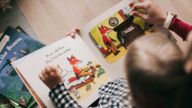 Foto de Lina Kivaka: https://www.pexels.com/es-es/foto/persona-leyendo-un-libro-1741230/