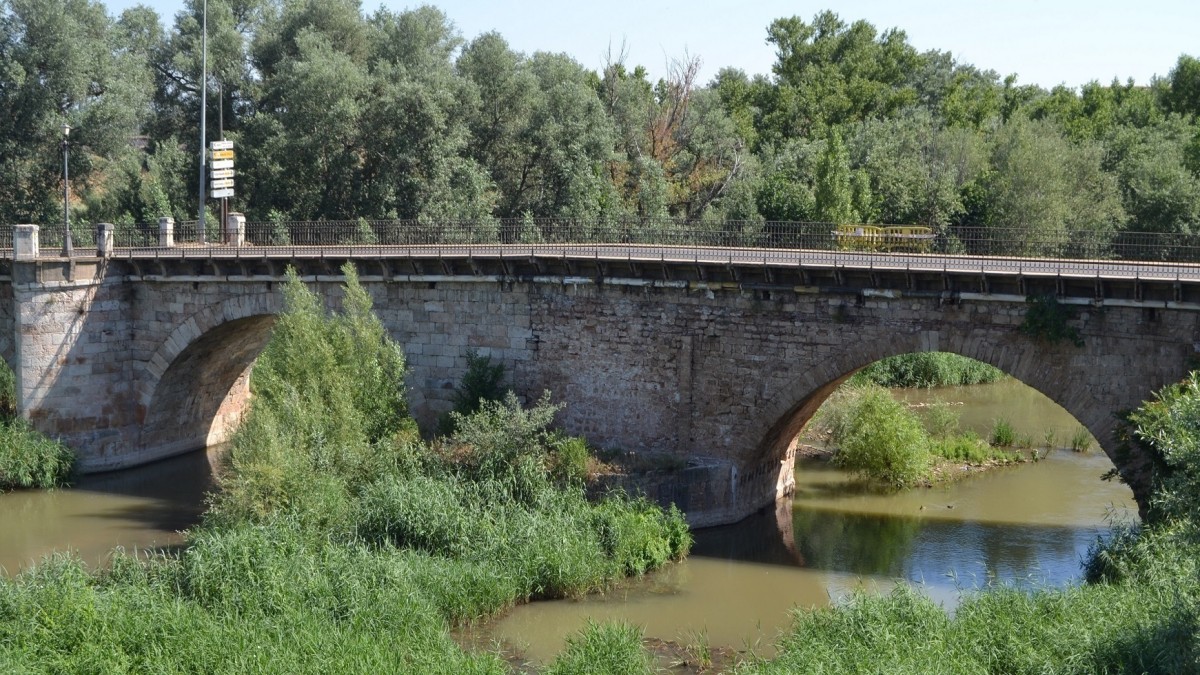 (Foto de ARCHIVO) CASTILLA LA MANCHA.-Un total de 14 empresas optan a realizar la obra de rehabilitación del puente árabe de Guadalajara 05/9/2018